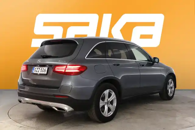 Harmaa Maastoauto, Mercedes-Benz GLC – GZZ-506