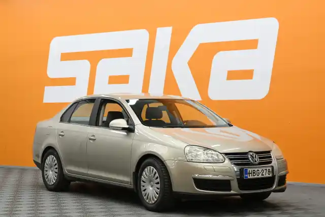 Beige Sedan, Volkswagen Jetta – HBG-278