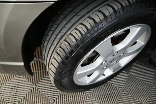 Harmaa Sedan, Honda Civic – HBI-267
