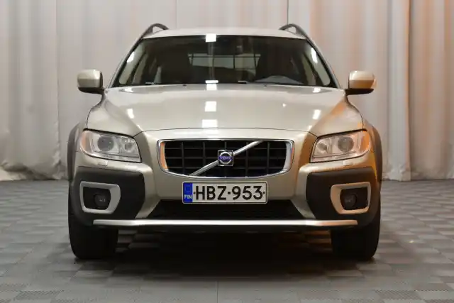 Ruskea Farmari, Volvo XC70 – HBZ-953