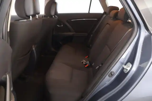 Sininen Farmari, Toyota Avensis – HHY-126