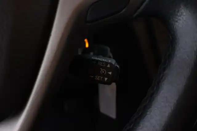 Sininen Farmari, Toyota Avensis – HHY-126