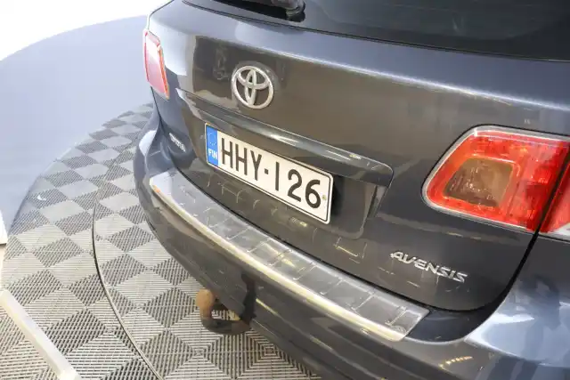 Sininen Farmari, Toyota Avensis – HHY-126