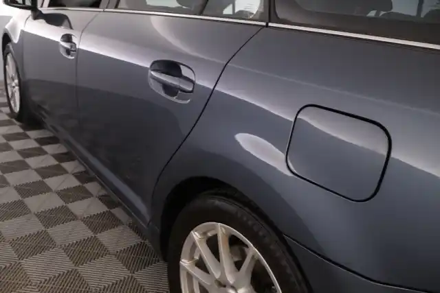 Sininen Farmari, Toyota Avensis – HHY-126