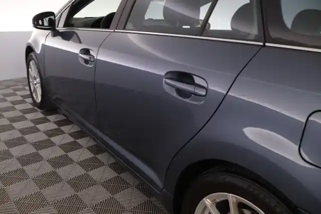 Sininen Farmari, Toyota Avensis – HHY-126