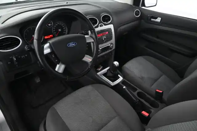 Harmaa Farmari, Ford Focus – HJI-127