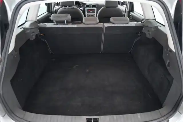 Harmaa Farmari, Ford Focus – HJI-127