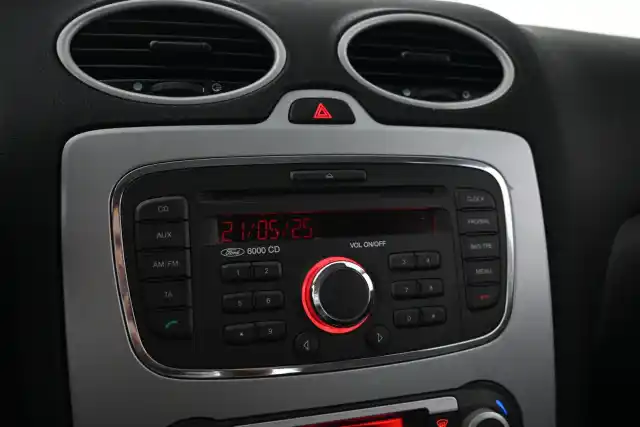 Harmaa Farmari, Ford Focus – HJI-127