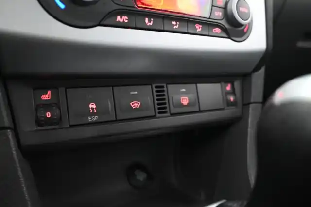 Harmaa Farmari, Ford Focus – HJI-127