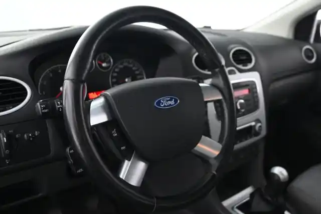 Harmaa Farmari, Ford Focus – HJI-127
