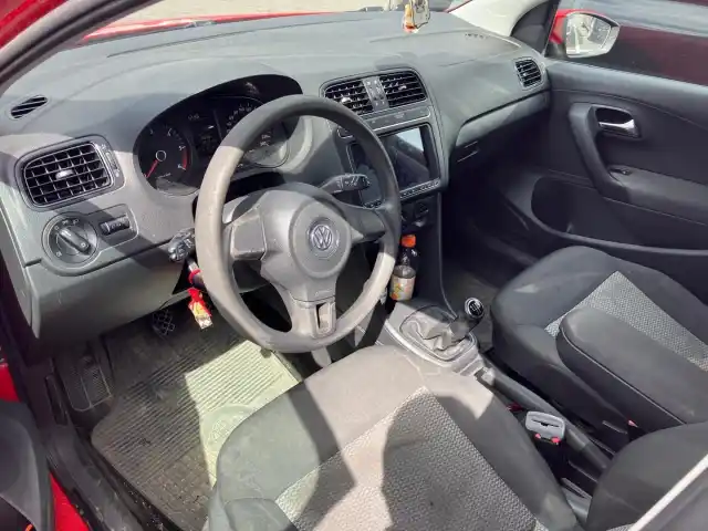 Punainen Viistoperä, Volkswagen Polo – HKY-534