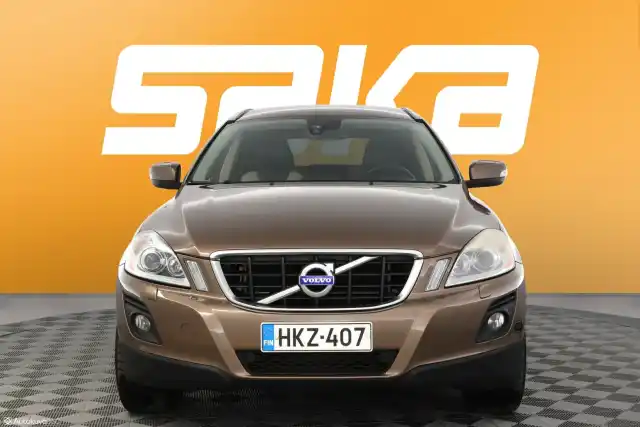 Ruskea Maastoauto, Volvo XC60 – HKZ-407