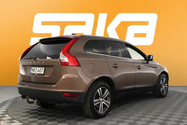 Ruskea Maastoauto, Volvo XC60 – HKZ-407