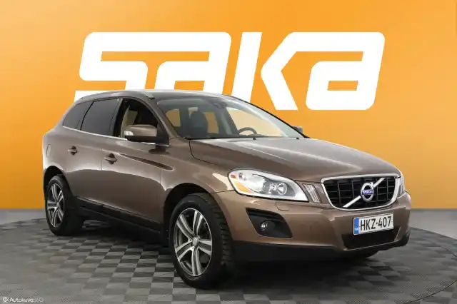 Ruskea Maastoauto, Volvo XC60 – HKZ-407