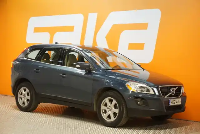 Sininen Maastoauto, Volvo XC60 – HKZ-411