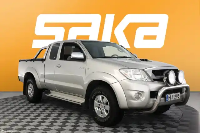 Hopea Avolava, Toyota Hilux – HLY-293