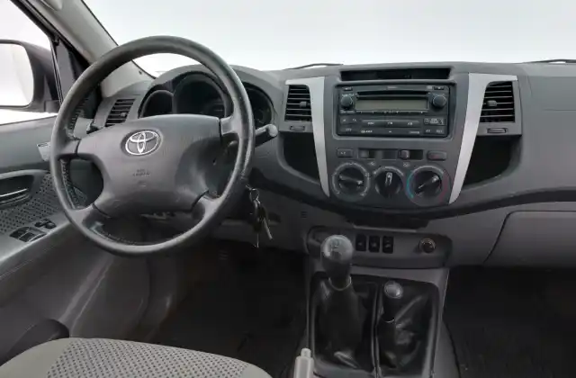 Hopea Avolava, Toyota Hilux – HLY-293