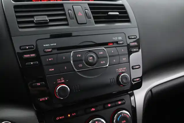 Harmaa Farmari, Mazda 6 – HLZ-315