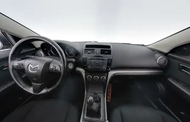 Harmaa Farmari, Mazda 6 – HLZ-315