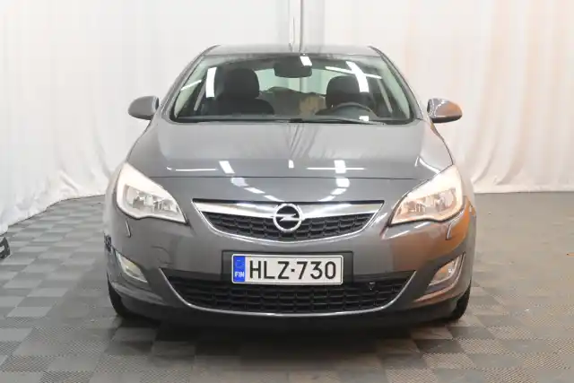 Harmaa Viistoperä, Opel Astra – HLZ-730