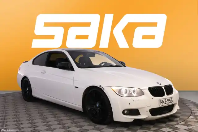 Valkoinen Coupe, BMW 330 – HMZ-255