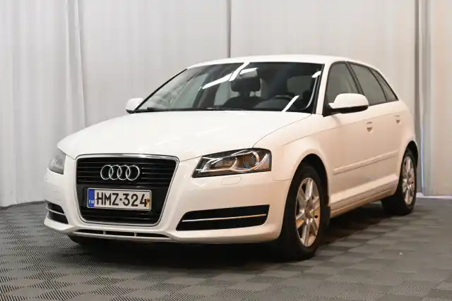 Valkoinen Viistoperä, Audi A3 – HMZ-324