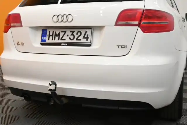 Valkoinen Viistoperä, Audi A3 – HMZ-324