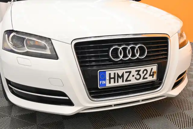 Valkoinen Viistoperä, Audi A3 – HMZ-324