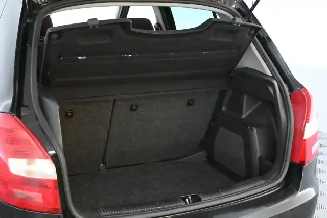 Musta Viistoperä, Skoda Fabia – HNI-611