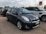Harmaa Viistoperä, Toyota Yaris – HNY-183, kuva 1
