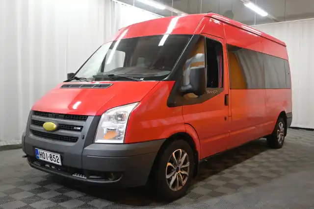 Punainen Tila-auto, Ford Transit – HOI-852