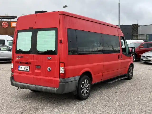 Punainen Tila-auto, Ford Transit – HOI-852