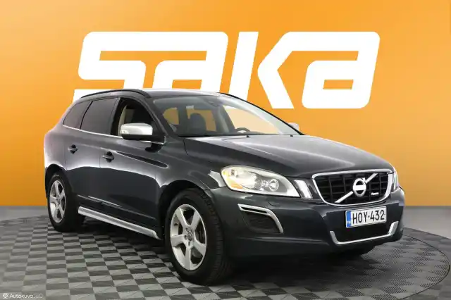Harmaa Maastoauto, Volvo XC60 – HOY-432