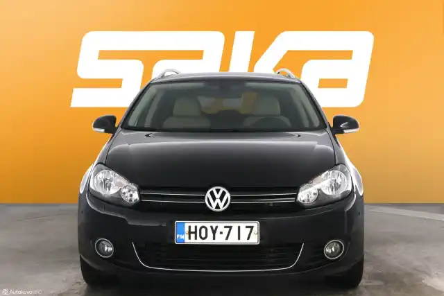 Musta Farmari, Volkswagen Golf – HOY-717