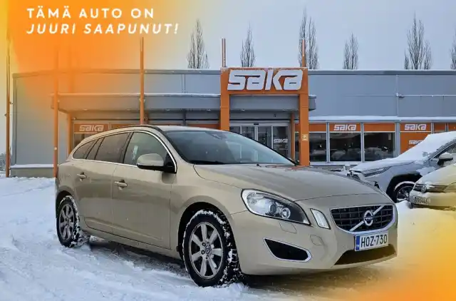 Beige Farmari, Volvo V60 – HOZ-730