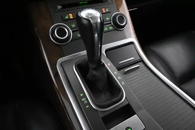Ruskea (beige) Maastoauto, Land Rover Range Rover Sport – HRG-501