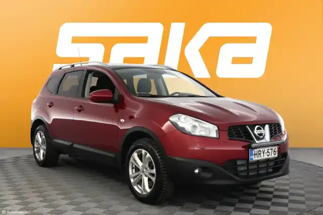 Punainen Maastoauto, Nissan Qashqai+2 – HRY-576