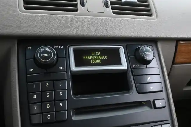 Sininen Farmari, Volvo XC90 – HUF-684