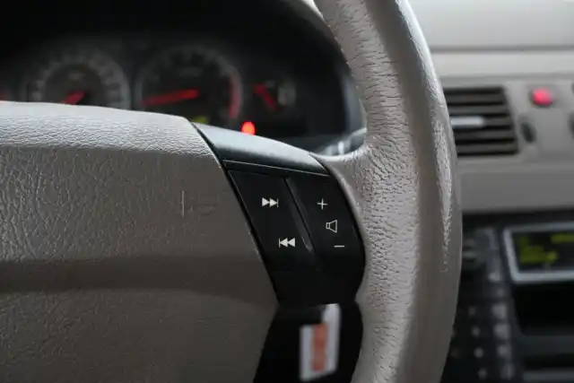 Sininen Farmari, Volvo XC90 – HUF-684