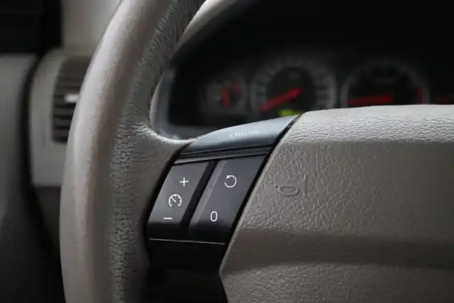 Sininen Farmari, Volvo XC90 – HUF-684