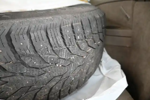 Sininen Farmari, Volvo XC90 – HUF-684
