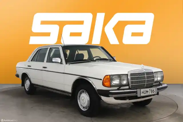 Valkoinen Sedan, Mercedes-Benz 200 – HUM-786