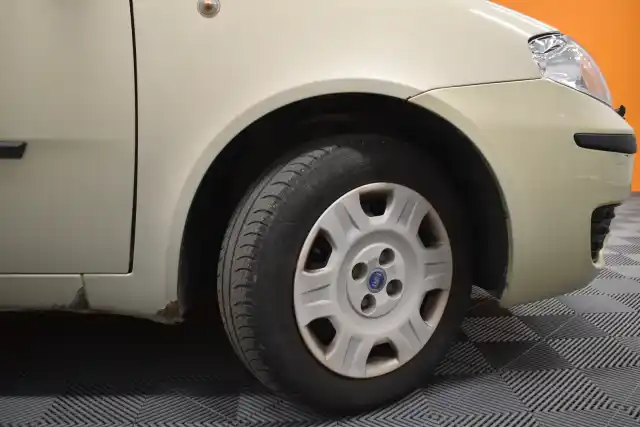 Ruskea (beige) Viistoperä, Fiat Punto – HVF-190