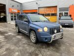 Sininen Tila-auto, Jeep Compass – HVG-271, kuva 1