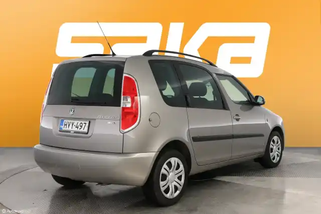 Ruskea Tila-auto, Skoda Roomster – HVY-497