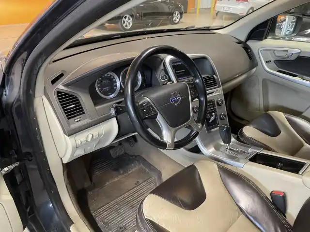 Sininen Farmari, Volvo XC60 – HVY-724