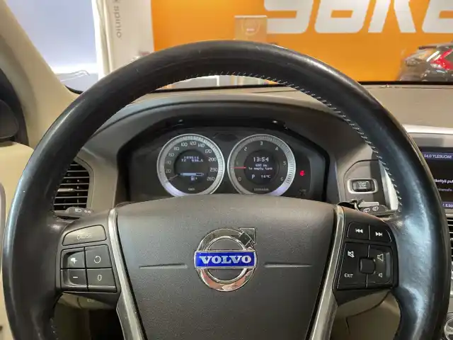 Sininen Farmari, Volvo XC60 – HVY-724