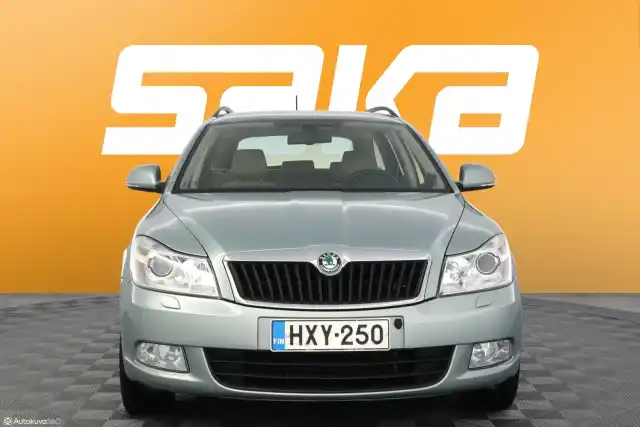 Vihreä Farmari, Skoda Octavia – HXY-250