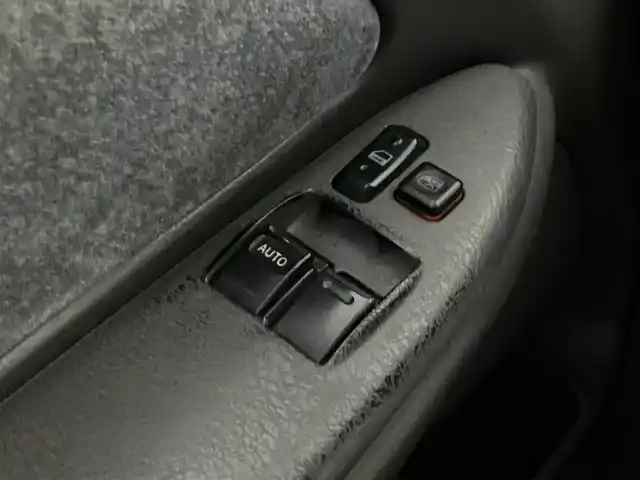 Vihreä Viistoperä, Toyota Avensis – HYM-163