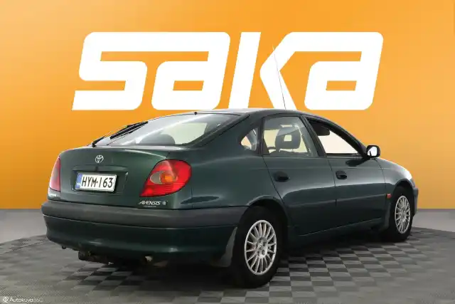 Vihreä Viistoperä, Toyota Avensis – HYM-163